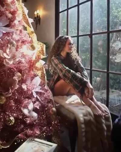 Madison Pettis 