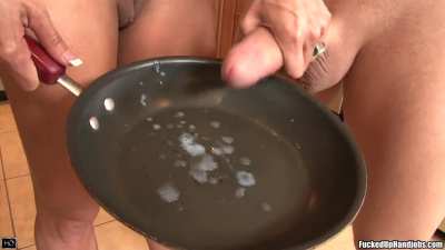 Jewels getting her cum for breakfast