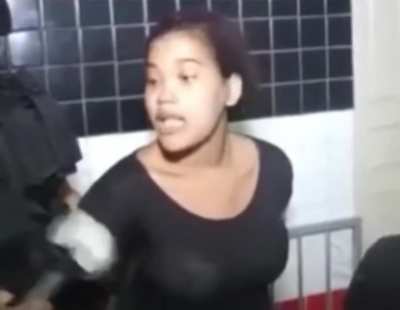 She's angry or hungry ?