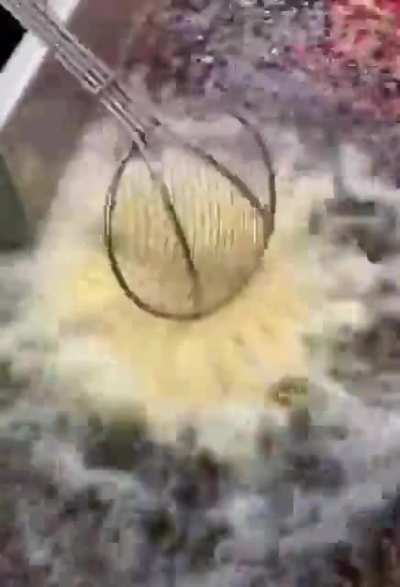 How those flower shaped fried onions are made
