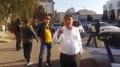 Rodditori IT-isti inocenti care dăcât se intorsese in tara sa-si plateasca impoziturile pe căși si e suparati ca i-a hartuit politia romana