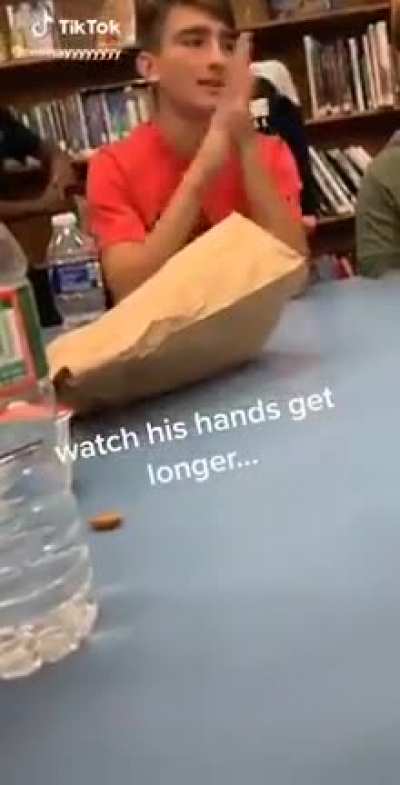His hands is getting longer !