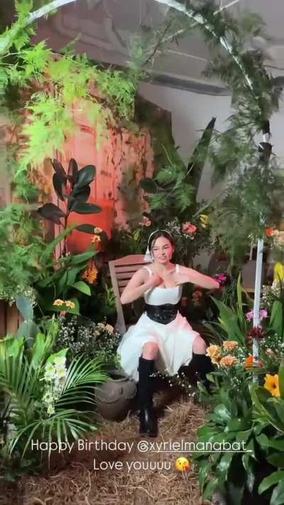 Xyriel Manabat