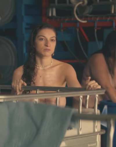 Sydney Meyer - Massive natural plots in 'Y : The Last Man'