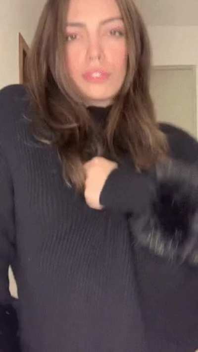 Who is kind enough to suck on my italian boobs [reveal]