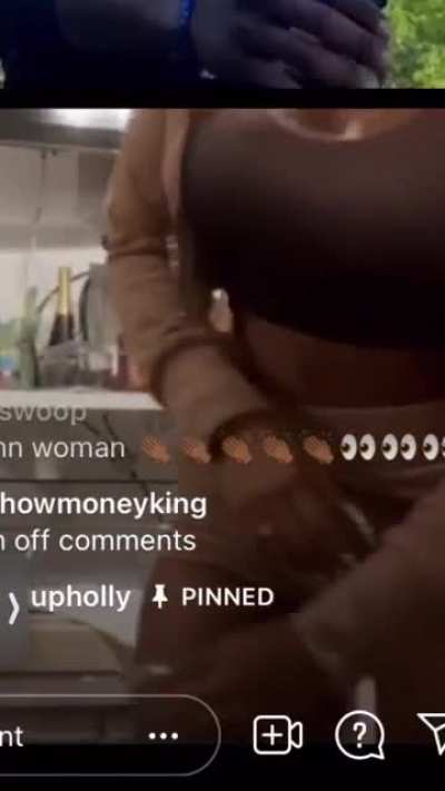 Holly live 😩