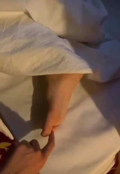 Sleep tickling 