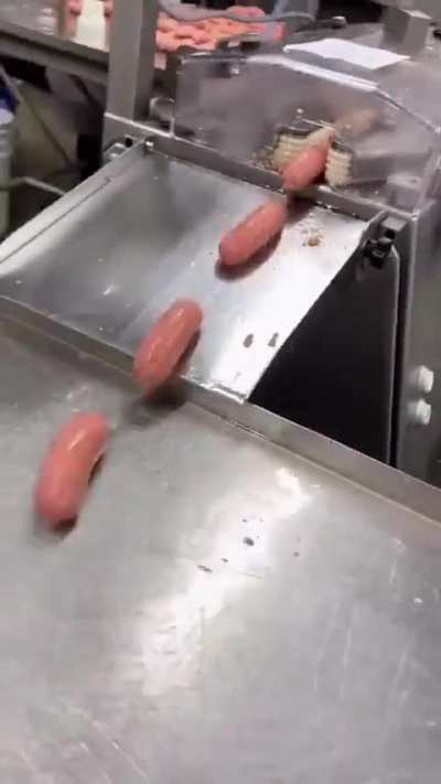 Sausage link cutter
