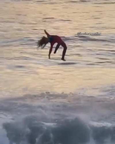 Niña truco 😎👌