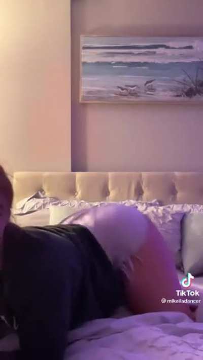 There’s only so many times you can loop this video before the inevitable happens… 🥵💦