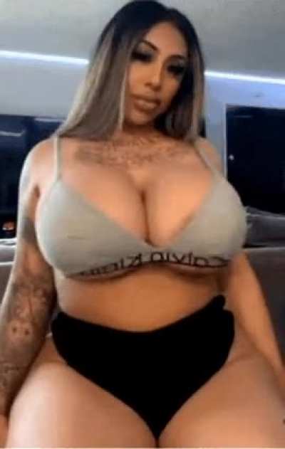 Mexican bimbo Daisy