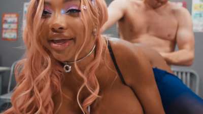 Ebony bimbo in a hot fucking session