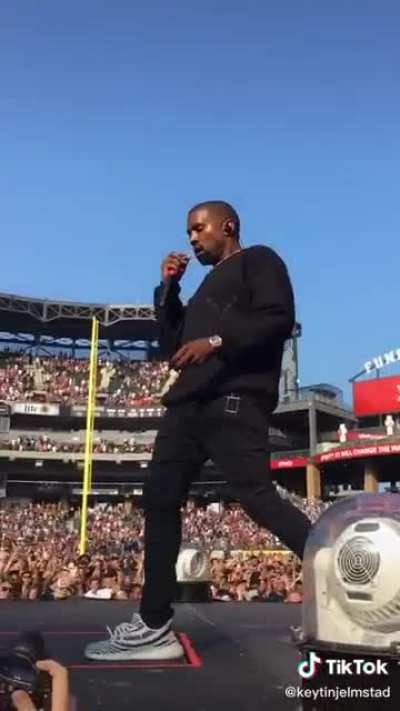 Kanye - Video #3259