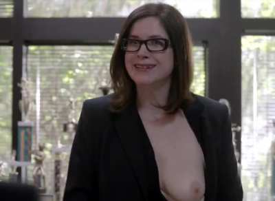 Amy Farrington in Vice Principals [S1E4-2016]