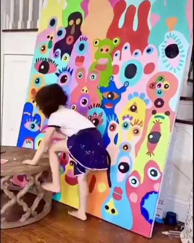 This amazing 5-year-old artist in action...