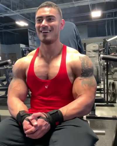 This sub likes pecs, right?