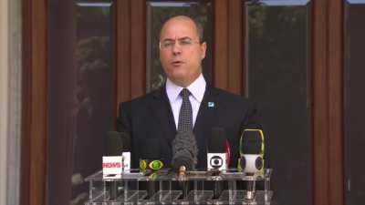 Witzel diz que operação contra ele é perseguição política, que outros governadores vão sofrer a mesma coisa, que Flávio Bolsonaro, com muito mais provas contra ele, já deveria estar preso, e que 
