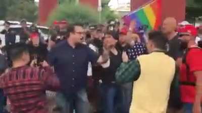 Man telling proud boys in Portland to get fucked *Points at doggo* 
