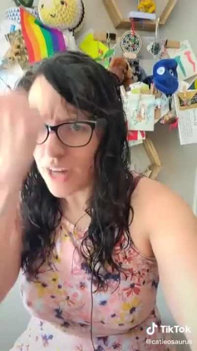 If she wasn’t busy on kinktok she could have a very successful career as an auctioneer!