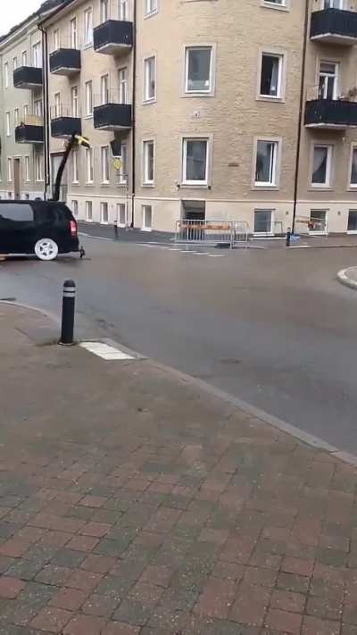 Loser city automobile