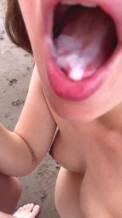 Blowjob on the beach couldn’t have ended up better