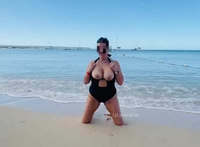 I see people look, but no one ever says anything when flashing my tits