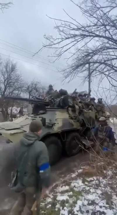 Video: Ukrainian nazis salute before going into the battlefield, 2023