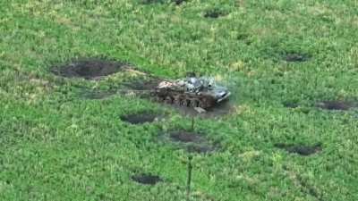 Tri Tankista but the russians keep exploding in Ukraine