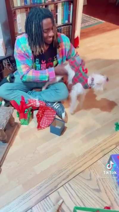 Family invites man over so he wouldn’t be alone in Christmas.
