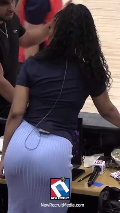 Taylor Rooks 😏