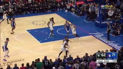 [Highlight] Embiid throws it down and hypes the crowd up before setting a passionate back screen on Simmons