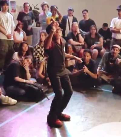 The best robot dance you’ll ever see.