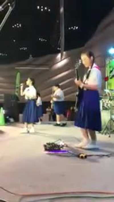 Does any body knows this song? I'm not from thailand you see and I saw this from facebook and it was pretty catchy.