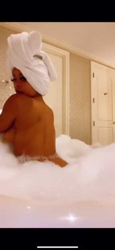 Bathtub video 😍