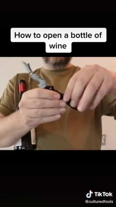 How to open a bottle of wine