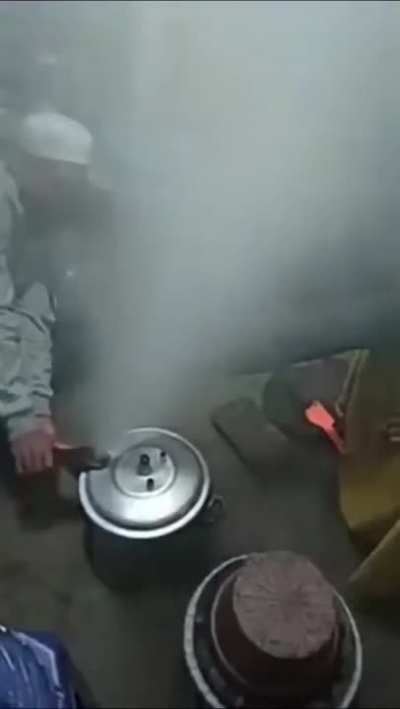 opening a pressure cooker without emptying the pressure