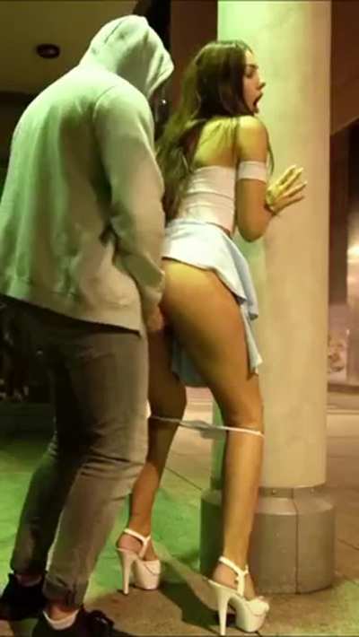 Blowjob Behind The Club. Guy Just Dips Out After He Gets His Nut.