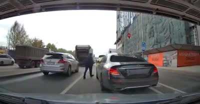 SLPT: Attach your number plates with velcro or magnets so you can remove them easily and avoid traffic infringements or automatic number plate recognition