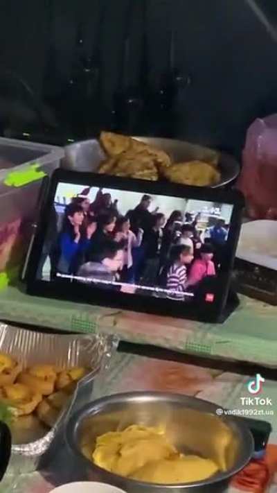Ukrainian soldier is crying while watching Zelensky's speech