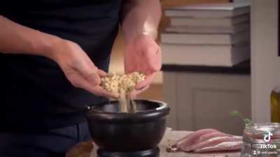 Gordon Ramsay shows us how to cook with our peanuts 🥜