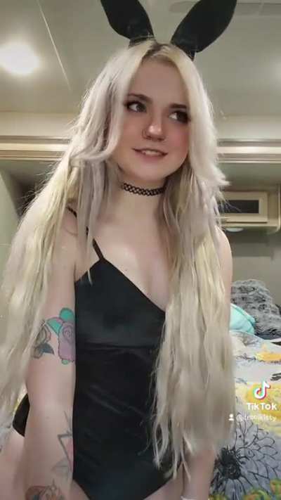 Thiccc & she likes both