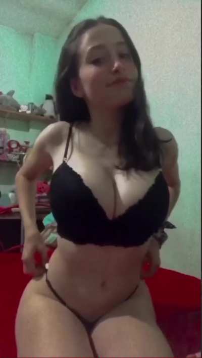 Brunette+Stacked+Blue Eyes: Milagros