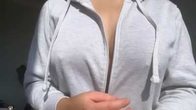 Unzipping my big perky titties [OC] 😏💕✨