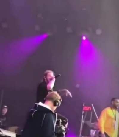 In a world full of Travis Scott’s be like a post Malone !