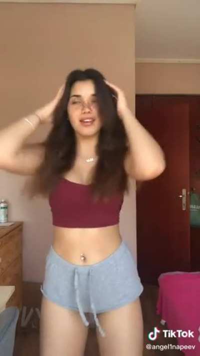 So sexy and pretty🥵🥵😈