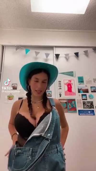leilaniazaleaa