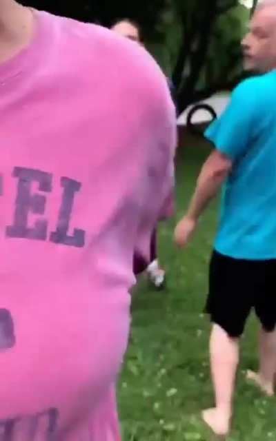 Man fends off a pack of wild crackheads