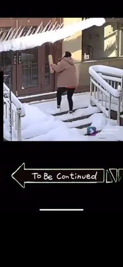 Surprise snow fight (Not my footage)