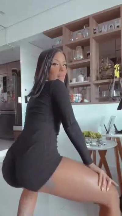 MC Mirella