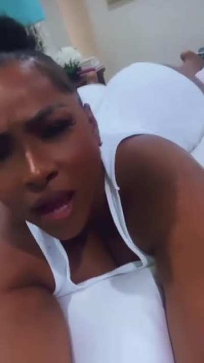CurvyDiva Showing The Cheeks Muscle 🇯🇲🍑🤤❤<wbr>️😍